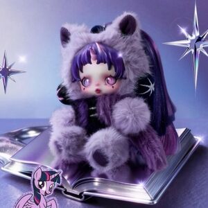 Skullpanda x My little pony plush pendant: Twilight Sparkle In Hand